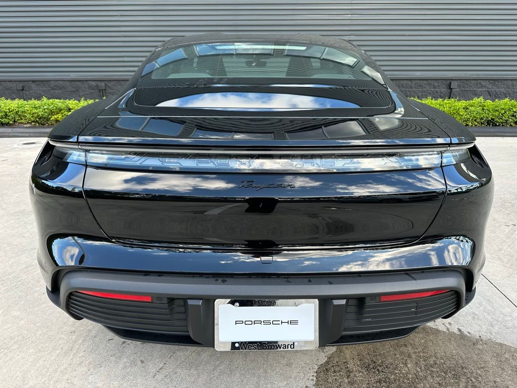 Thumbnail: 2025 Porsche Taycan - 12