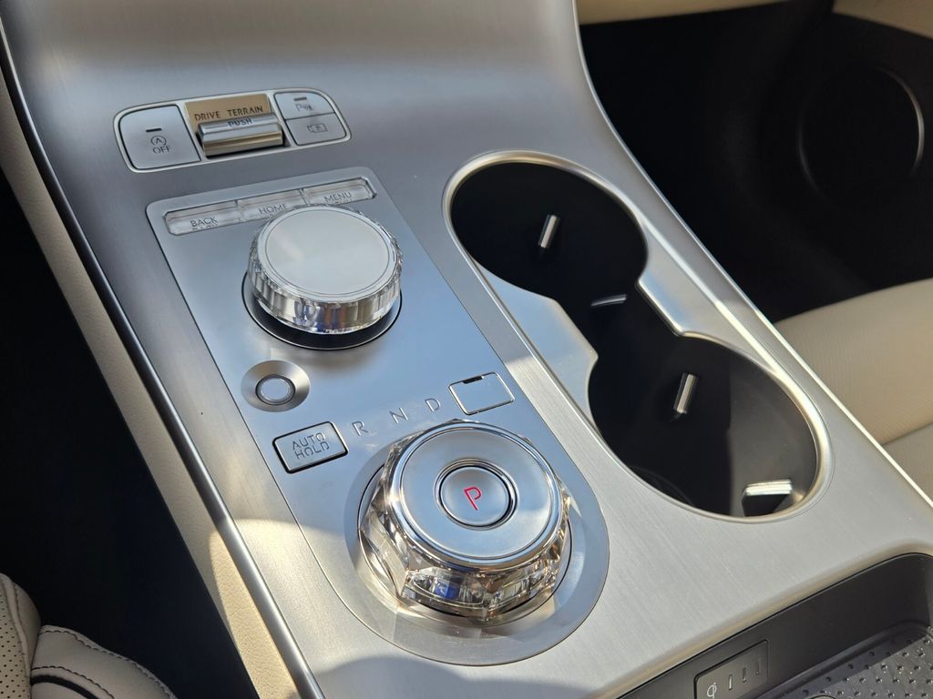 2027 Genesis Gv70