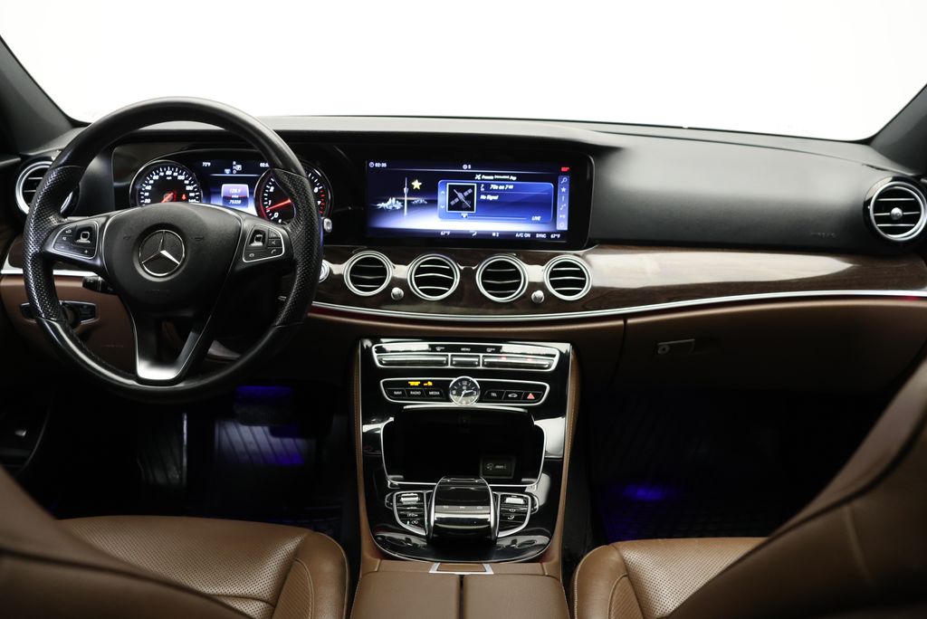 Thumbnail: 2018 Mercedes-Benz E-Class - 31