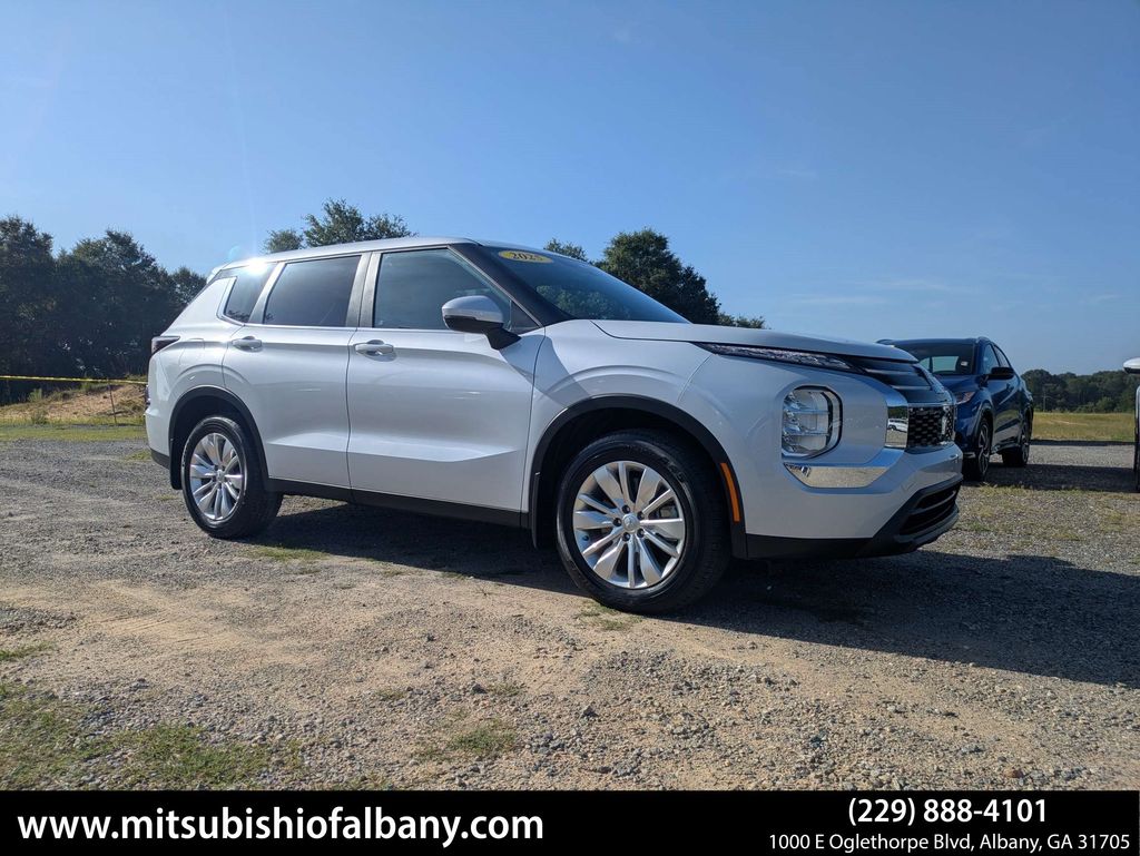 2025 Mitsubishi Outlander ES FWD