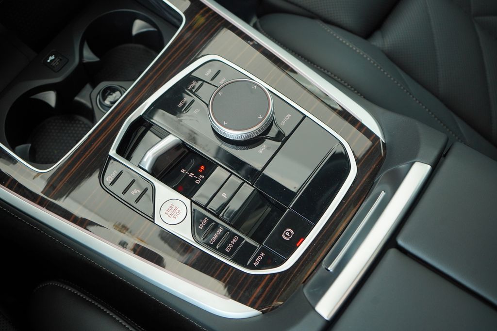Thumbnail: 2026 BMW X5 - 18