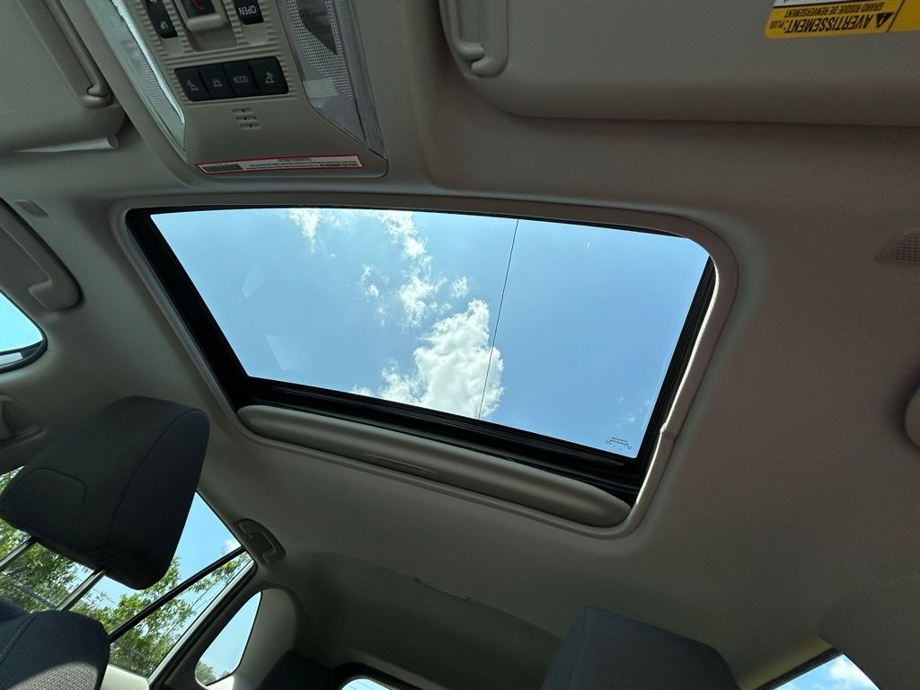 2023 Toyota RAV4 XLE 29