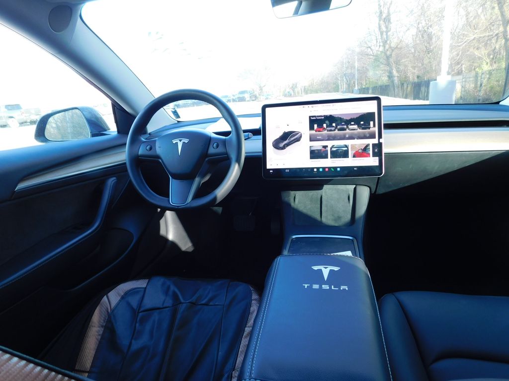 Thumbnail: 2023 Tesla Model 3 - 7