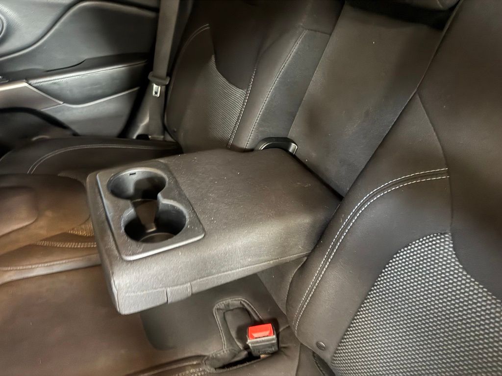 Used 2019 Jeep Cherokee SUV