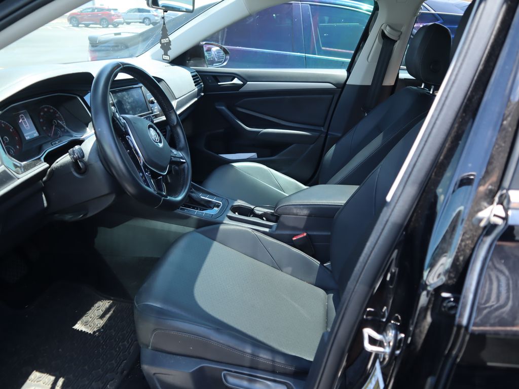 2019 Volkswagen Jetta SE 10