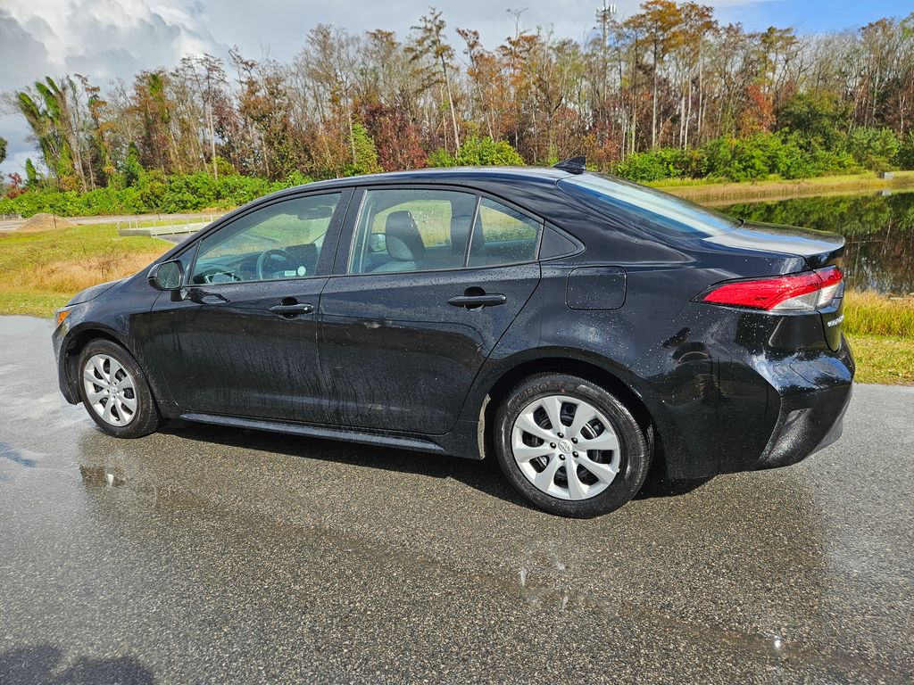 2024 Toyota Corolla LE 3