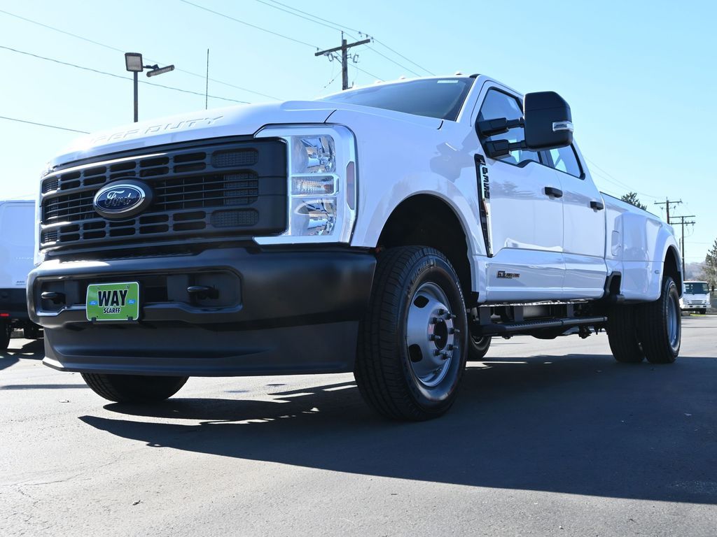 2025 Ford F-350 Super Duty XL
