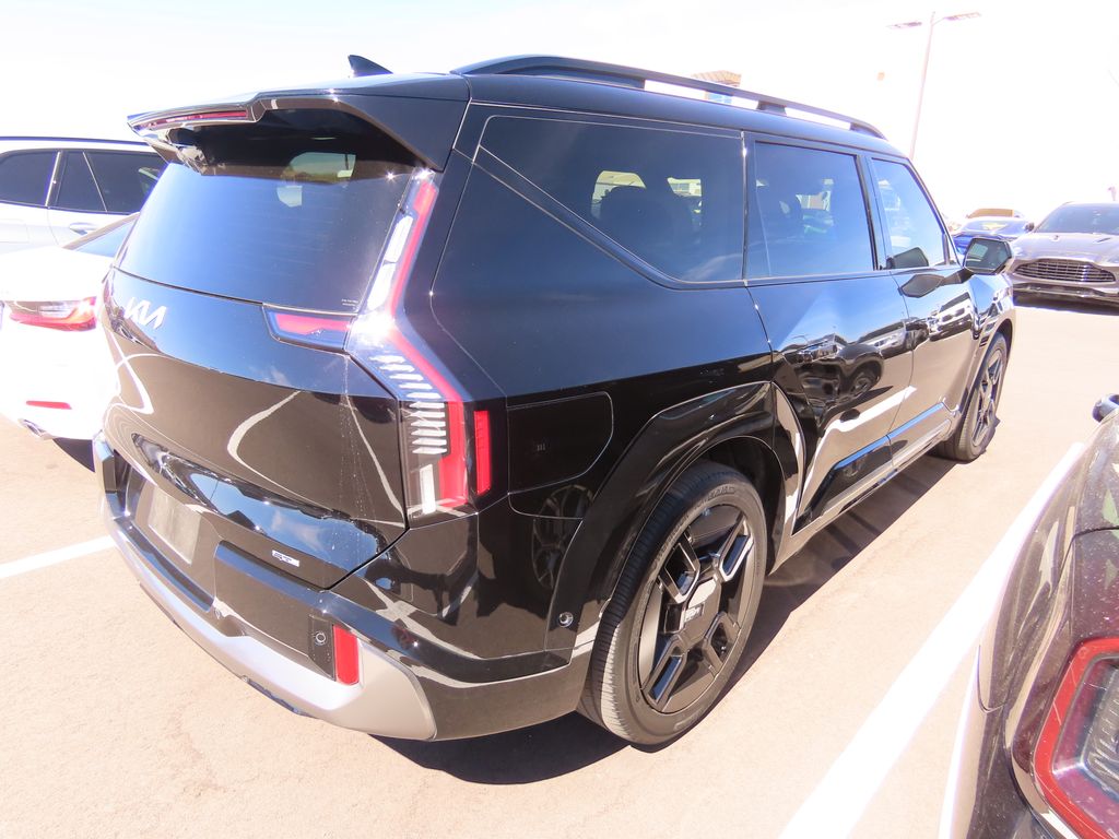 Thumbnail: 2024 Kia EV9 - 3