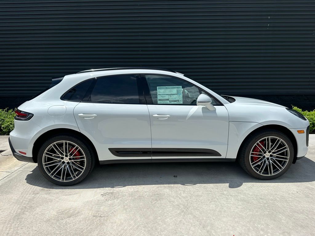 Thumbnail: 2025 Porsche Macan - 8