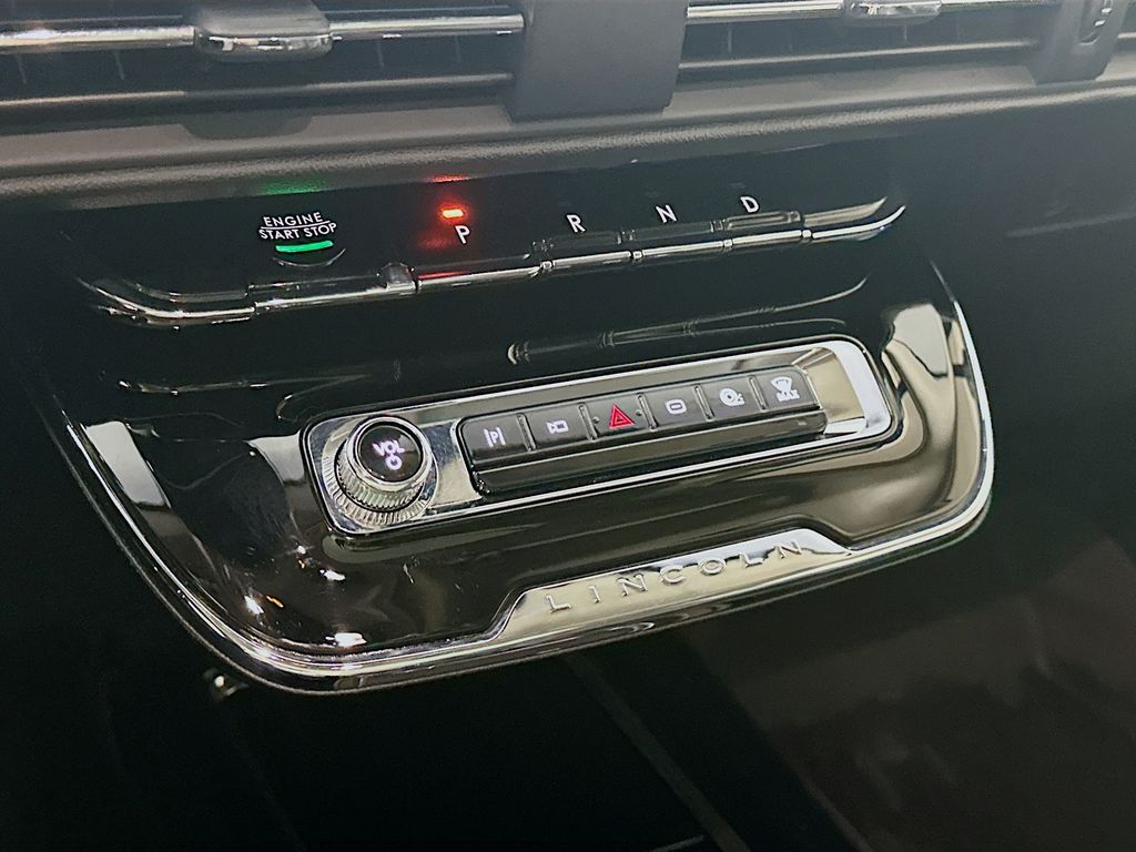 Used 2023 Gray Lincoln Grand Touring image 16