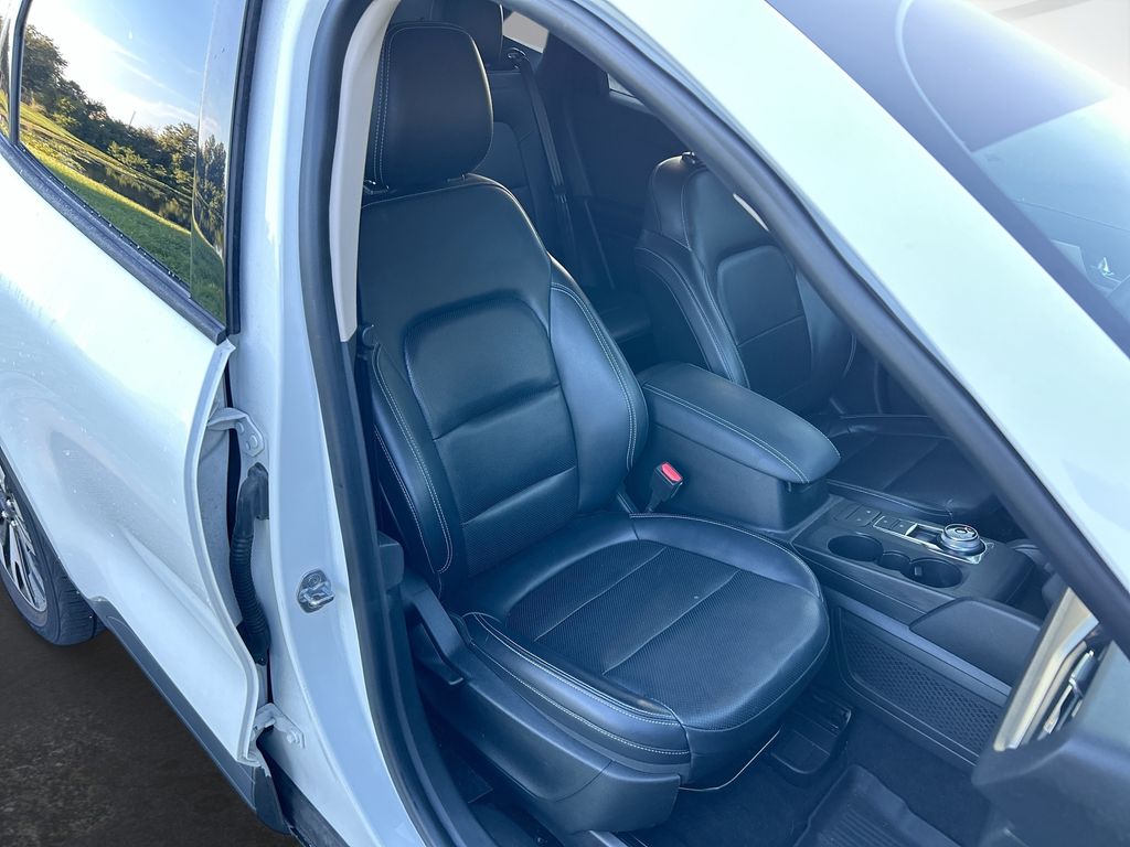 Thumbnail: 2020 Ford Escape - 32