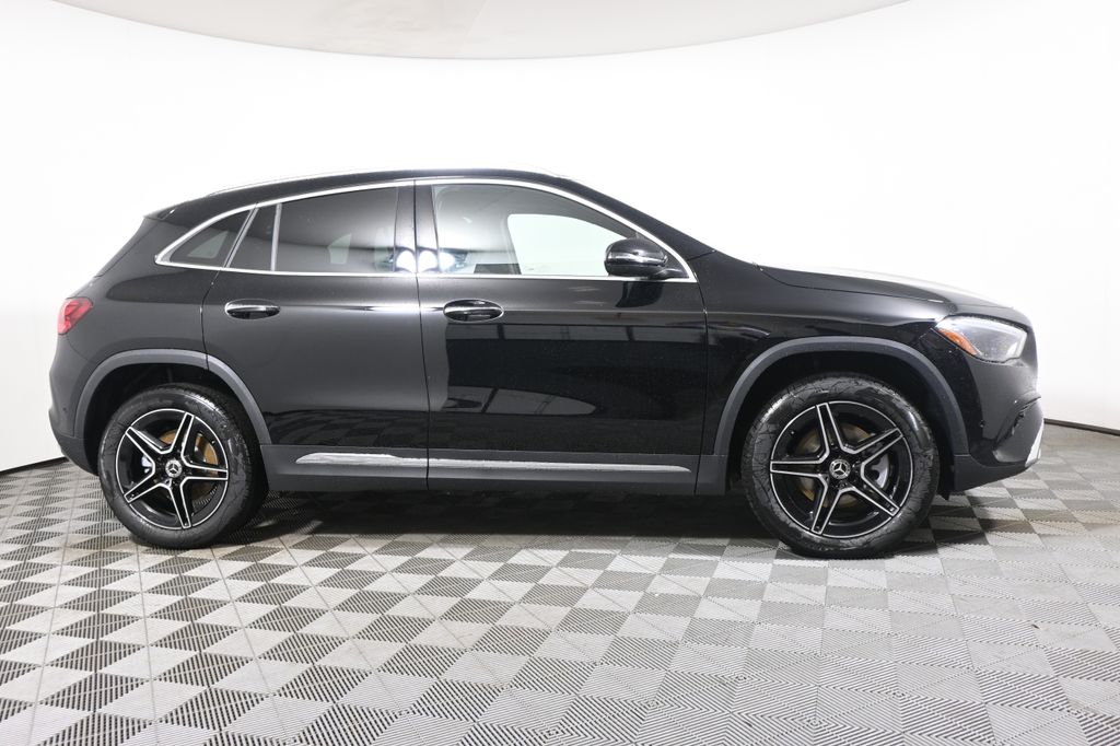 Thumbnail: 2026 Mercedes-Benz GLA - 8
