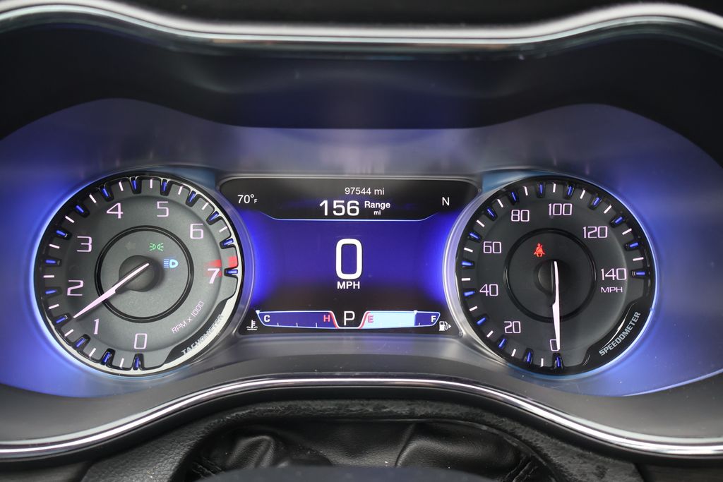 Thumbnail: 2016 Chrysler 200 - 16