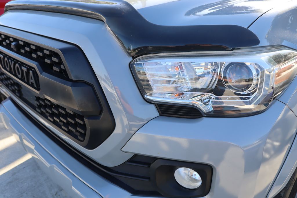 Thumbnail: 2021 Toyota Tacoma - 3