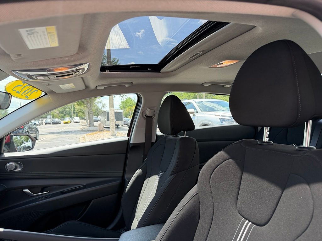 Used 2025 Hyundai Elantra Sedan