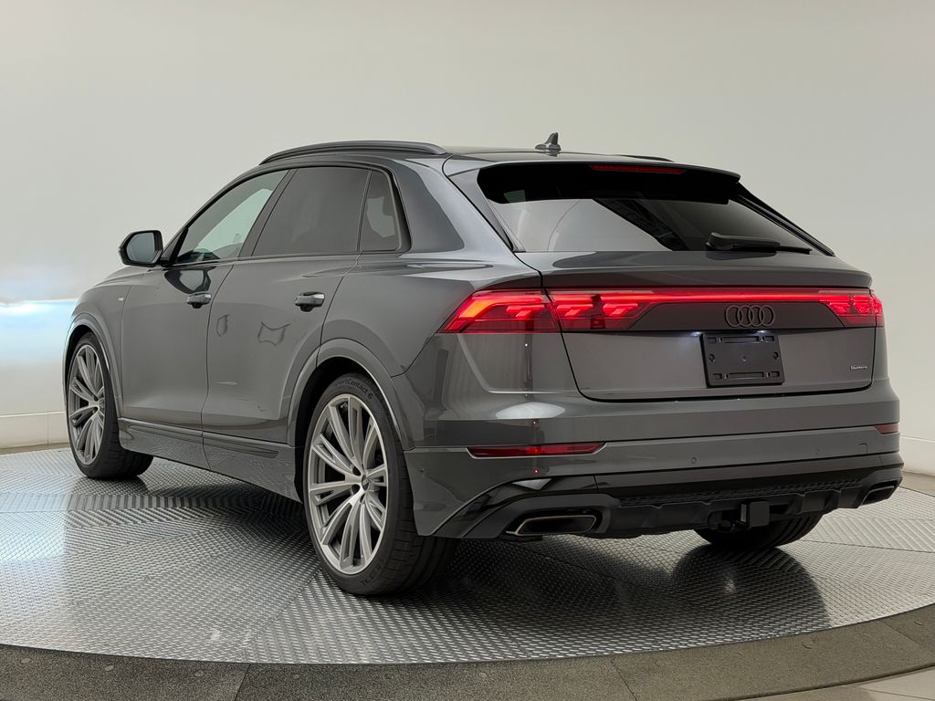 Thumbnail: 2026 Audi Q8 - 8