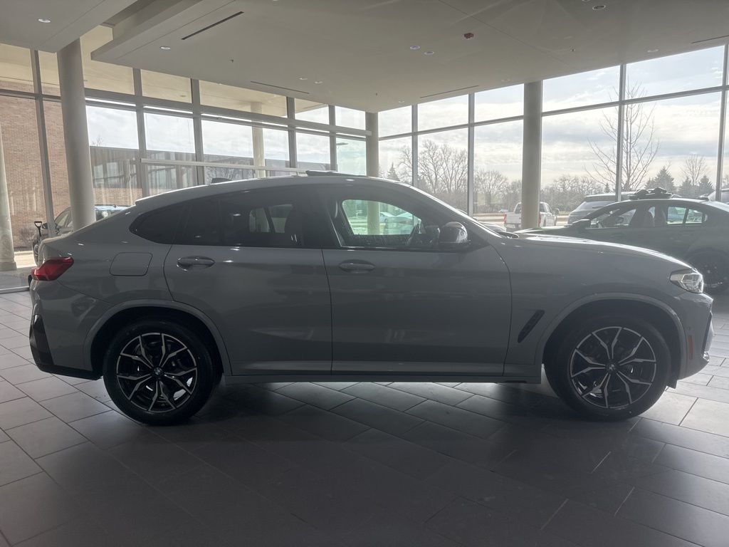 Thumbnail: 2025 BMW X4 - 4