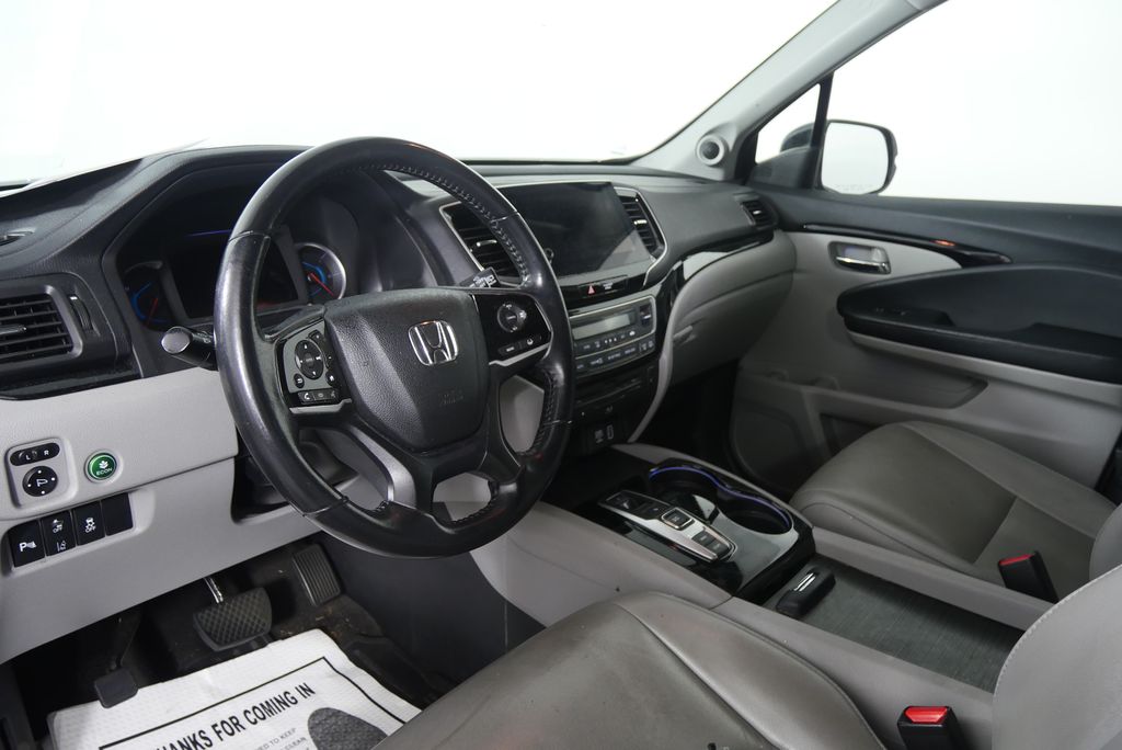 Thumbnail: 2019 Honda Pilot - 10