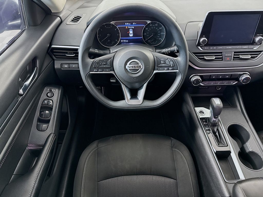 Thumbnail: 2019 Nissan Altima - 10