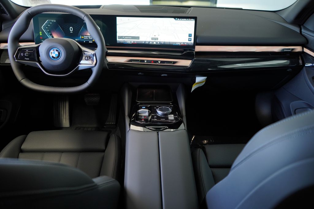 Thumbnail: 2026 BMW i5 - 14