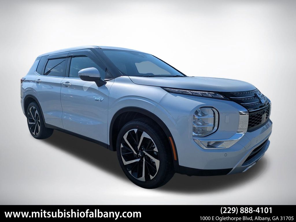 2025 Mitsubishi Outlander Plug-in Hybrid SE S-AWC's photo