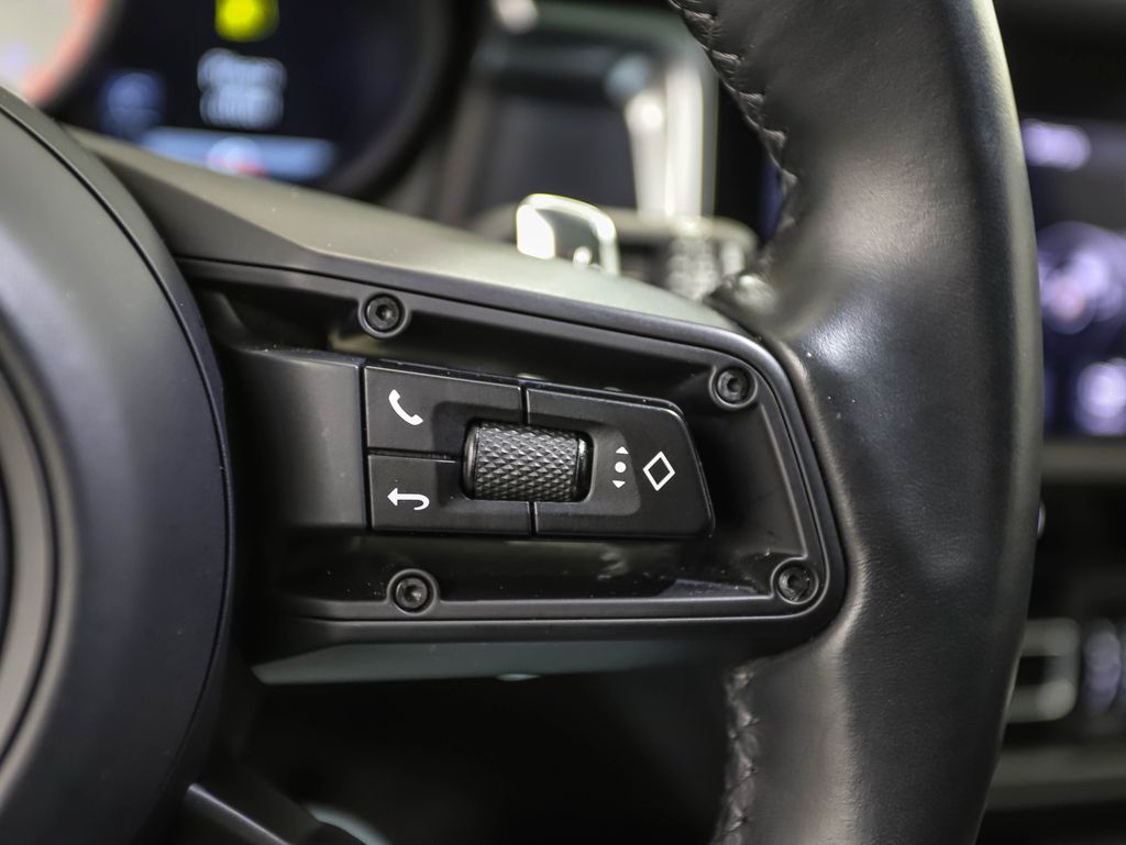 Thumbnail: 2023 Porsche Macan - 13