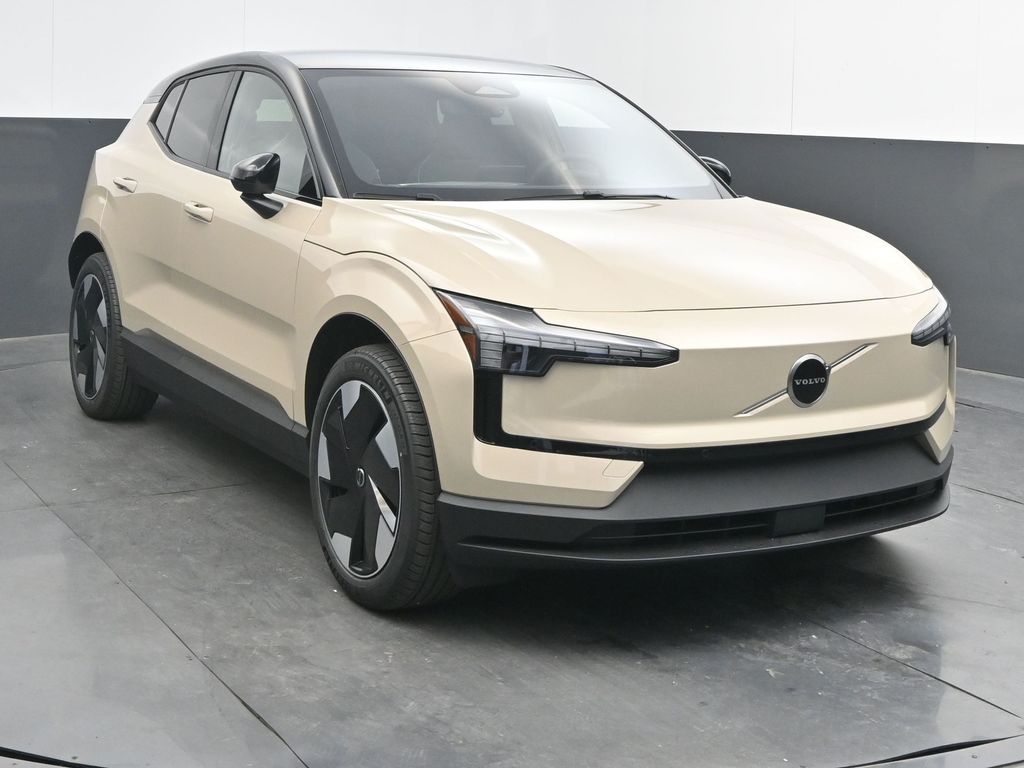 2026 Volvo EX30 Plus RWD