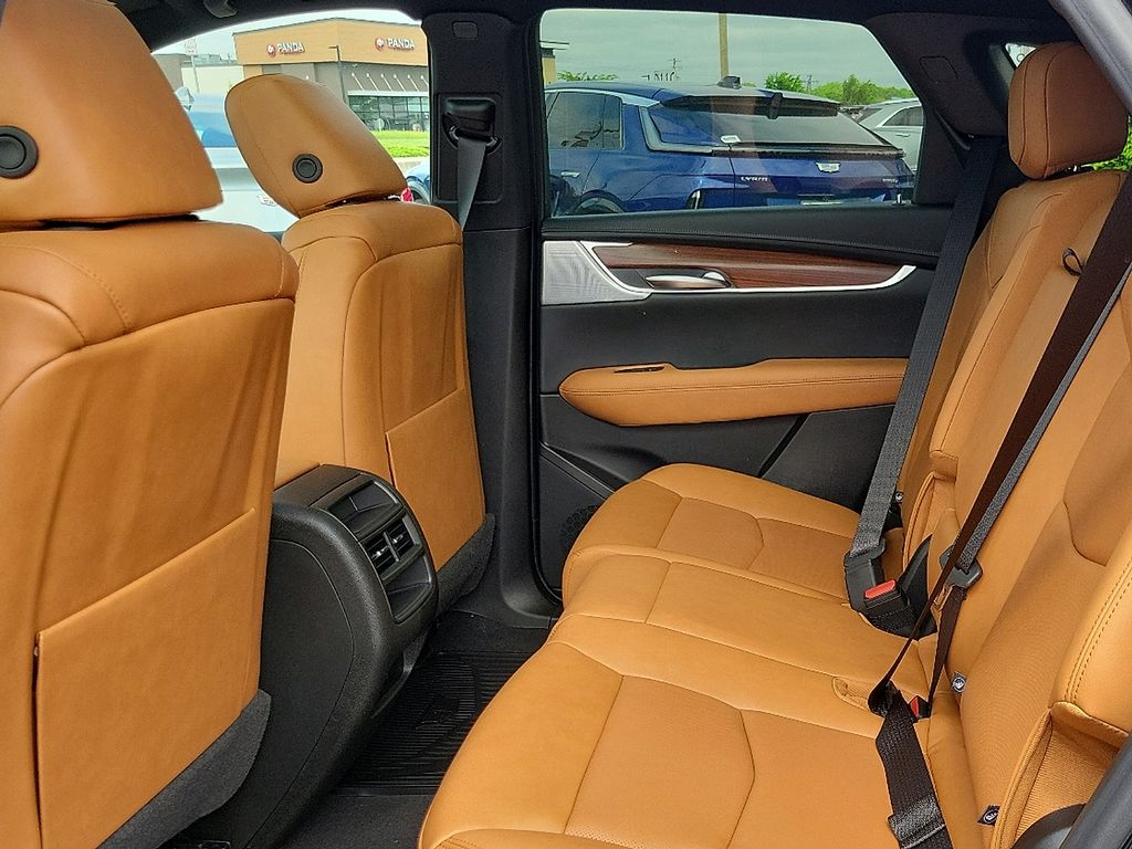 Thumbnail: 2025 Cadillac XT5 - 7