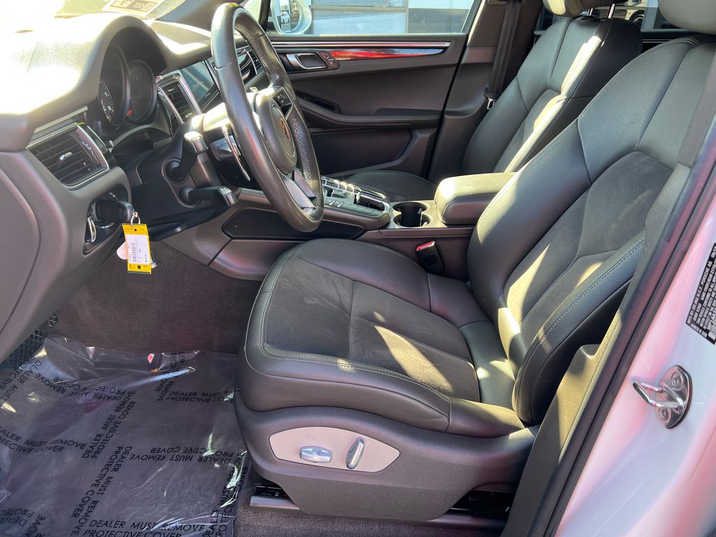 Thumbnail: 2018 Porsche Macan - 14