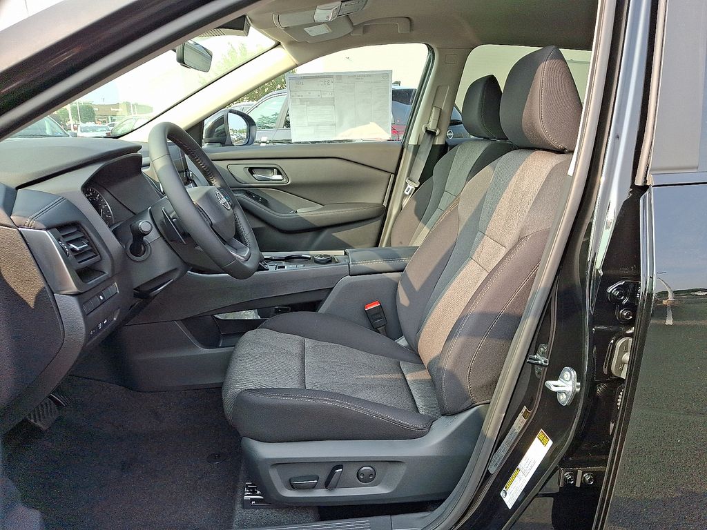 Thumbnail: 2026 Nissan Rogue - 6