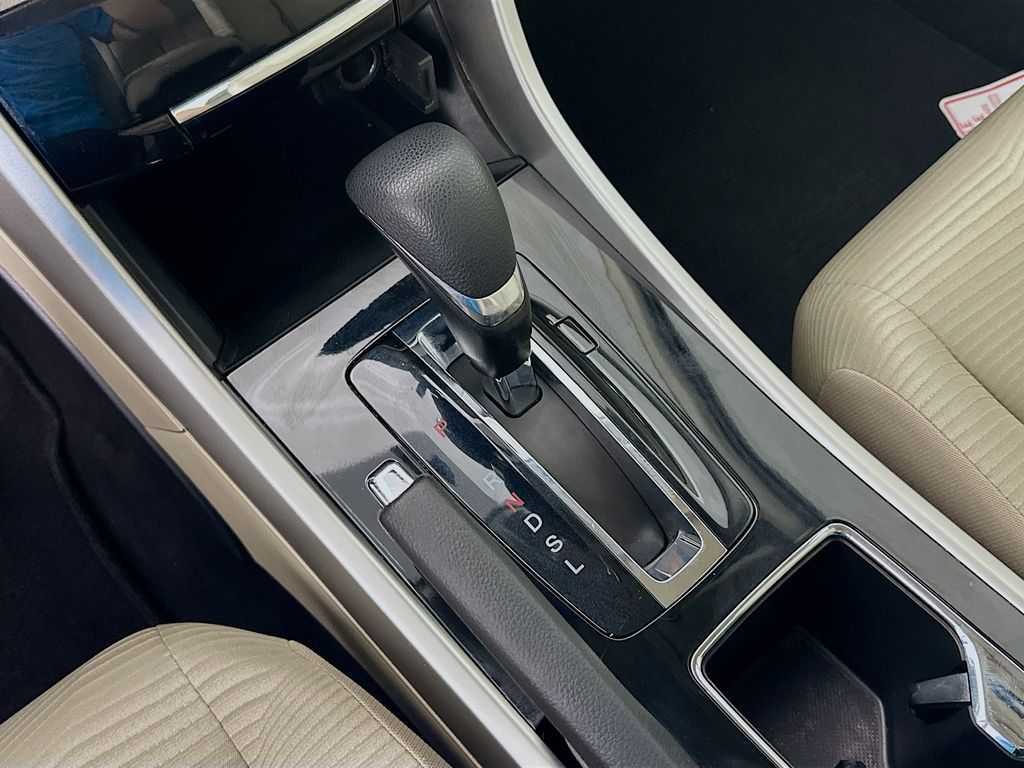 Thumbnail: 2016 Honda Accord - 16