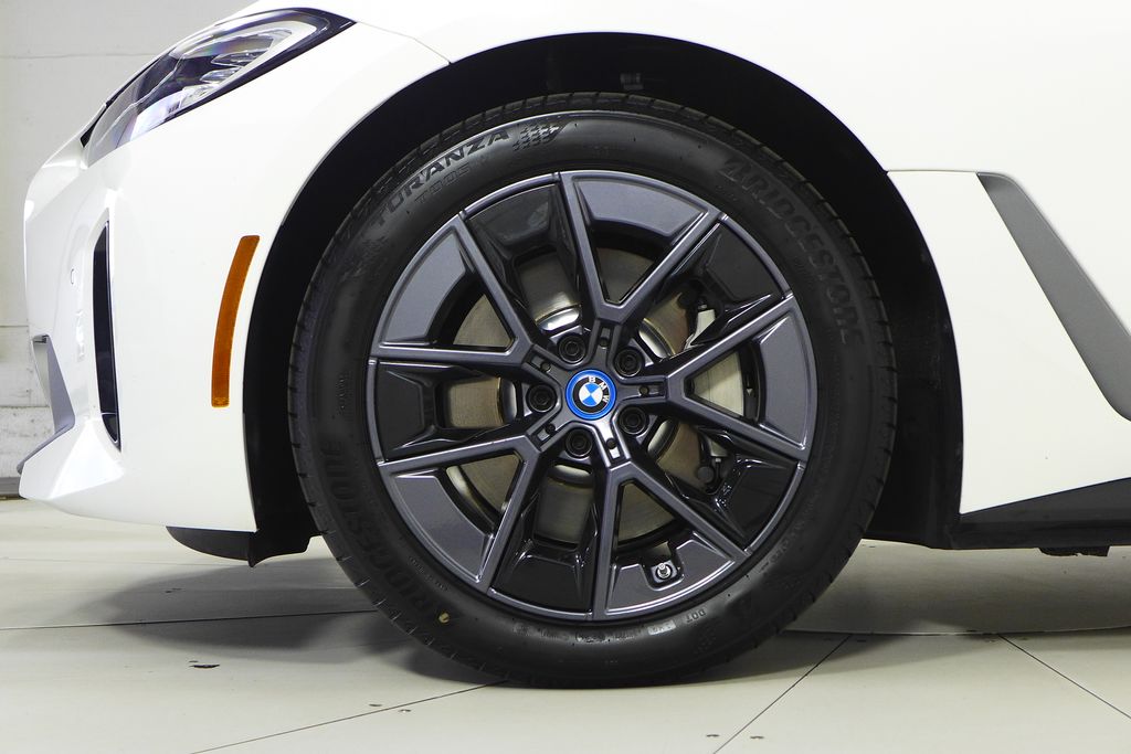 Thumbnail: 2023 BMW i4 - 5