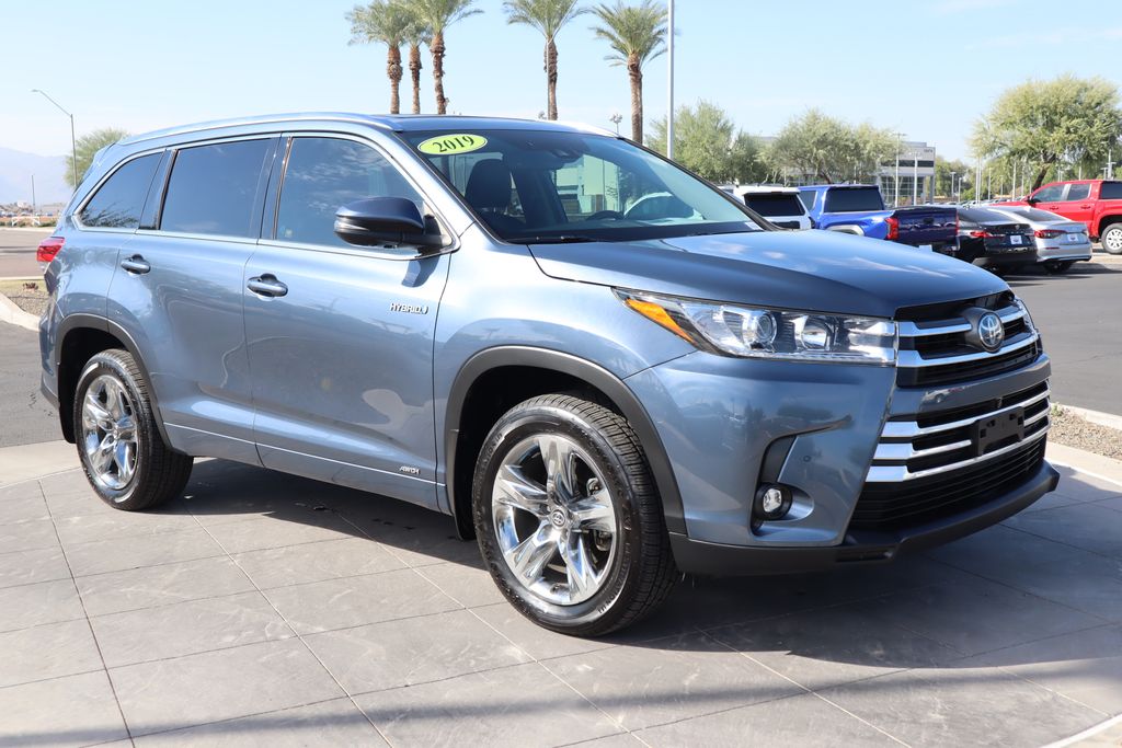 Thumbnail: 2019 Toyota Highlander - 3