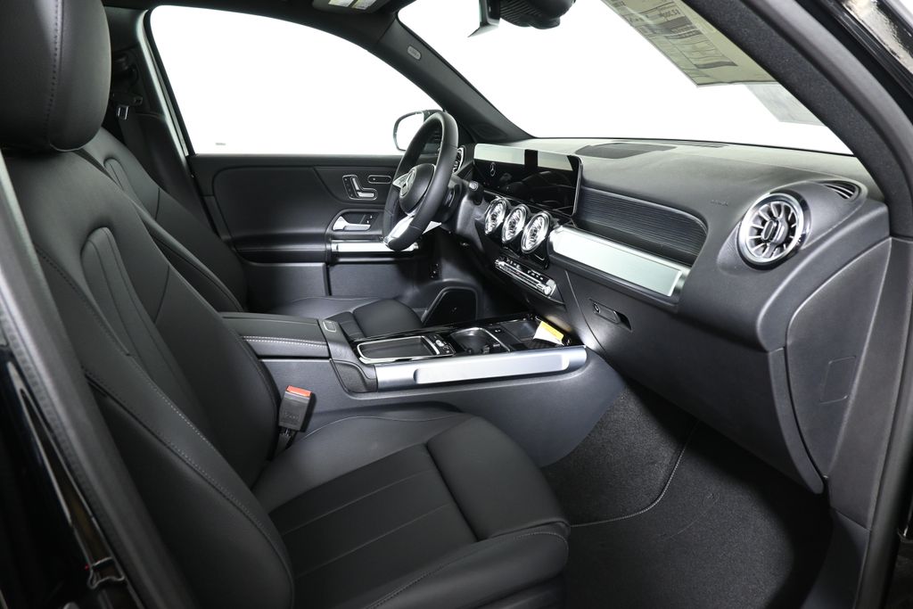 Thumbnail: 2026 Mercedes-Benz GLB - 21