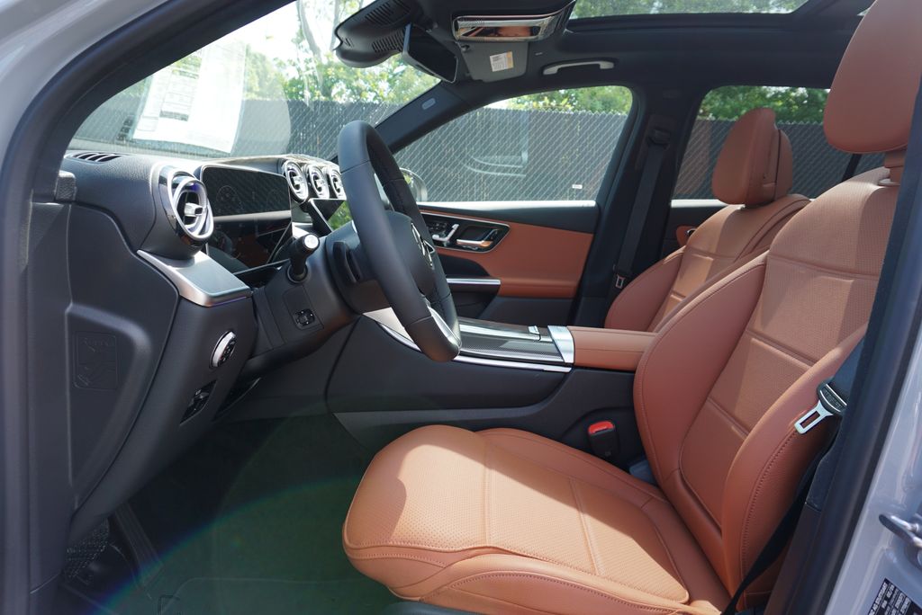 Thumbnail: 2026 Mercedes-Benz GLC - 22