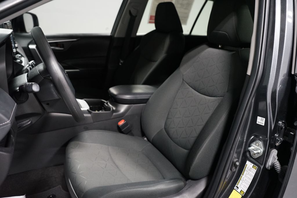 Thumbnail: 2021 Toyota RAV4 - 26