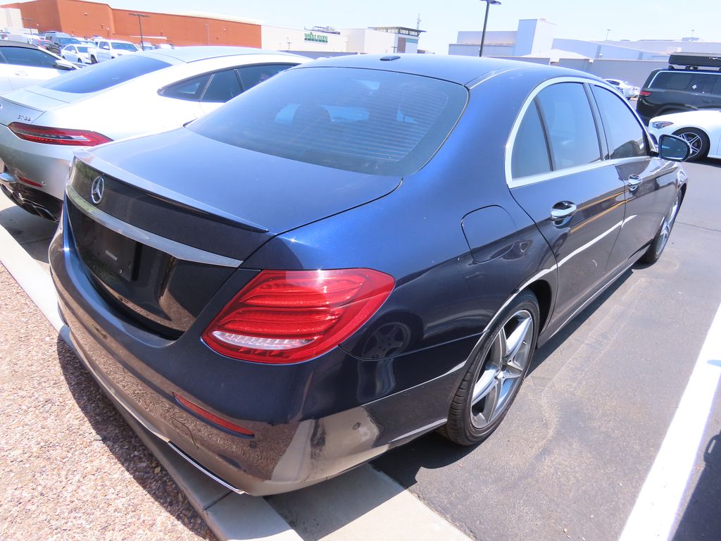 Thumbnail: 2018 Mercedes-Benz E-Class - 3