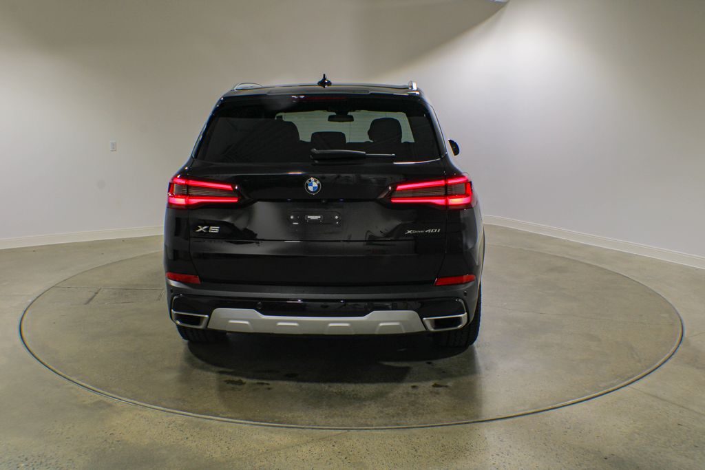 Used 2023 Black BMW xDrive40i image 4