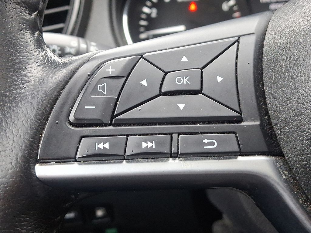 2019 Nissan Rogue SL 21