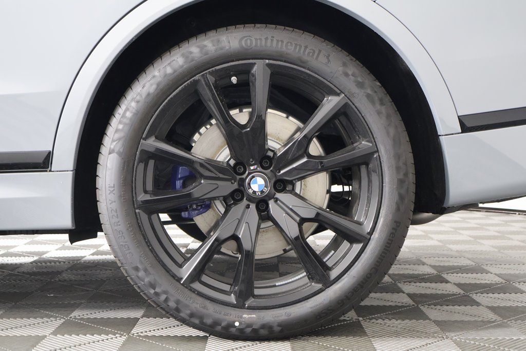 2025 BMW X7 xDrive40i 11