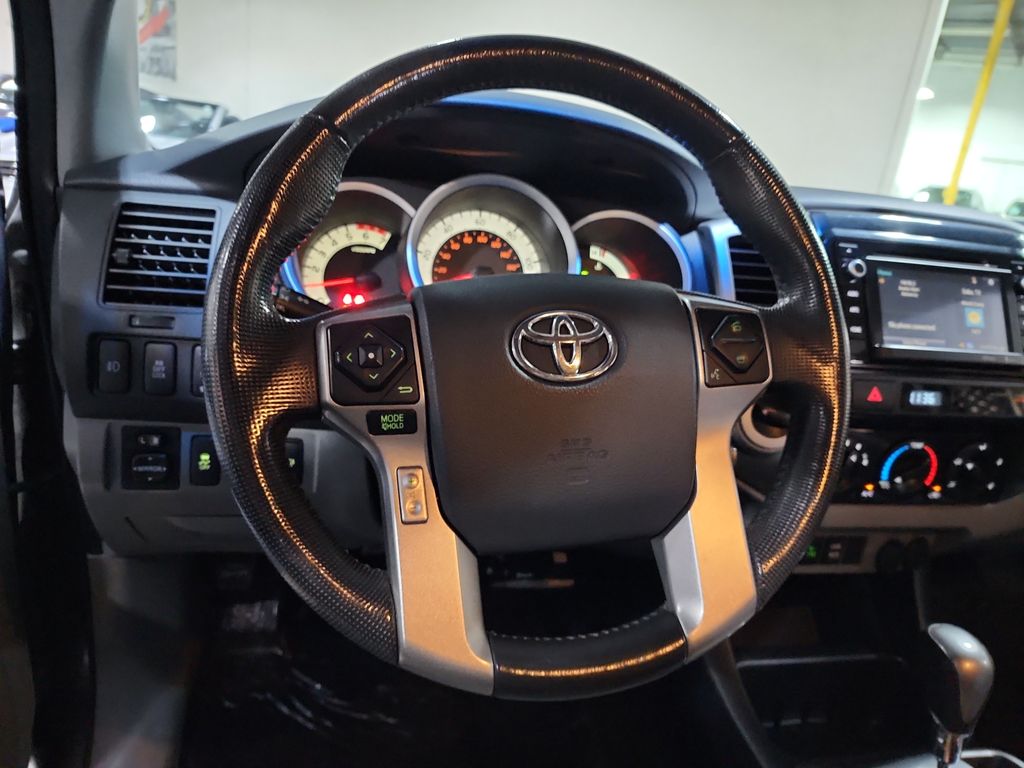 2014 Toyota Tacoma V6 photo