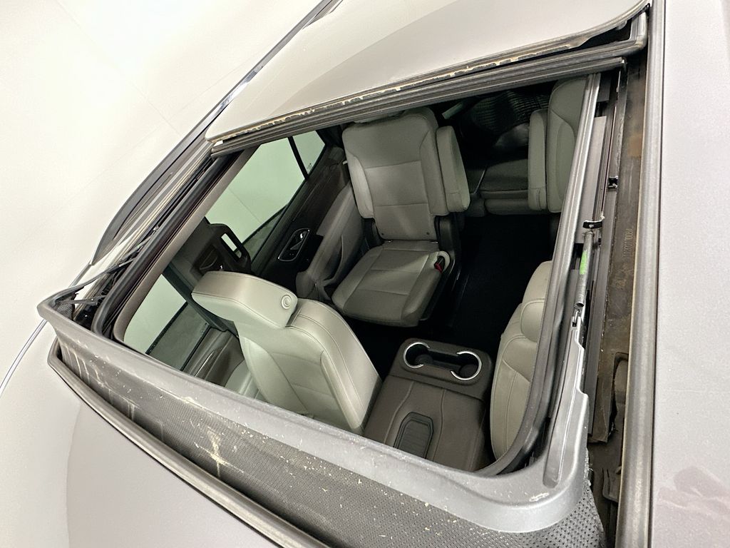 Thumbnail: 2021 Chevrolet Tahoe - 21