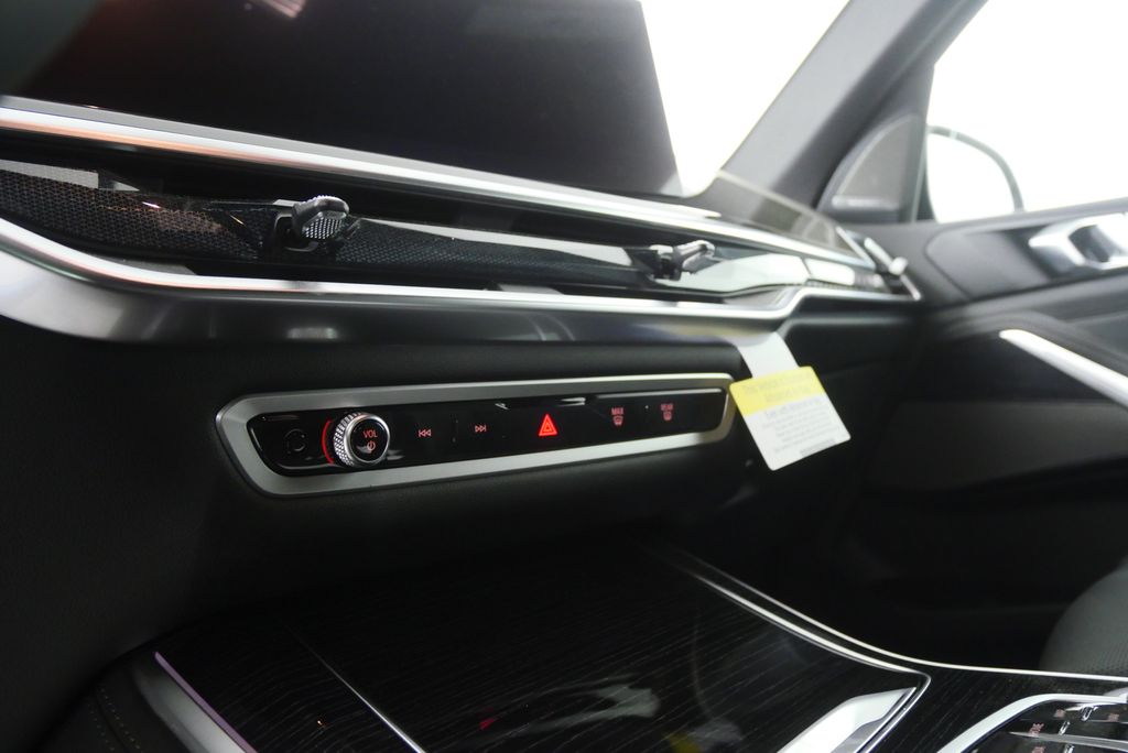 Thumbnail: 2026 BMW X5 - 20