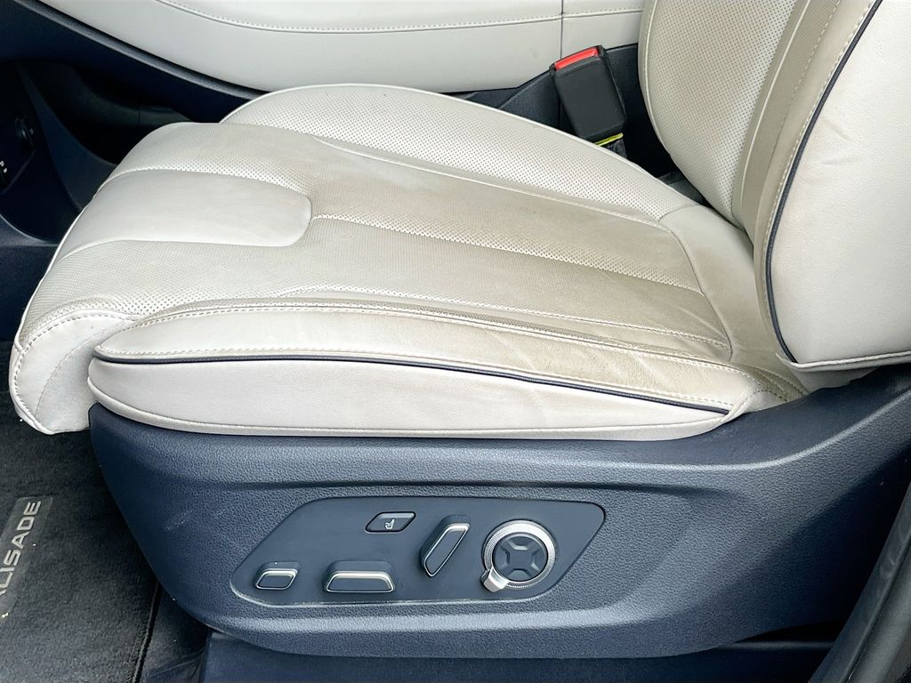 Used 2024 Black Hyundai Calligraphy image 20