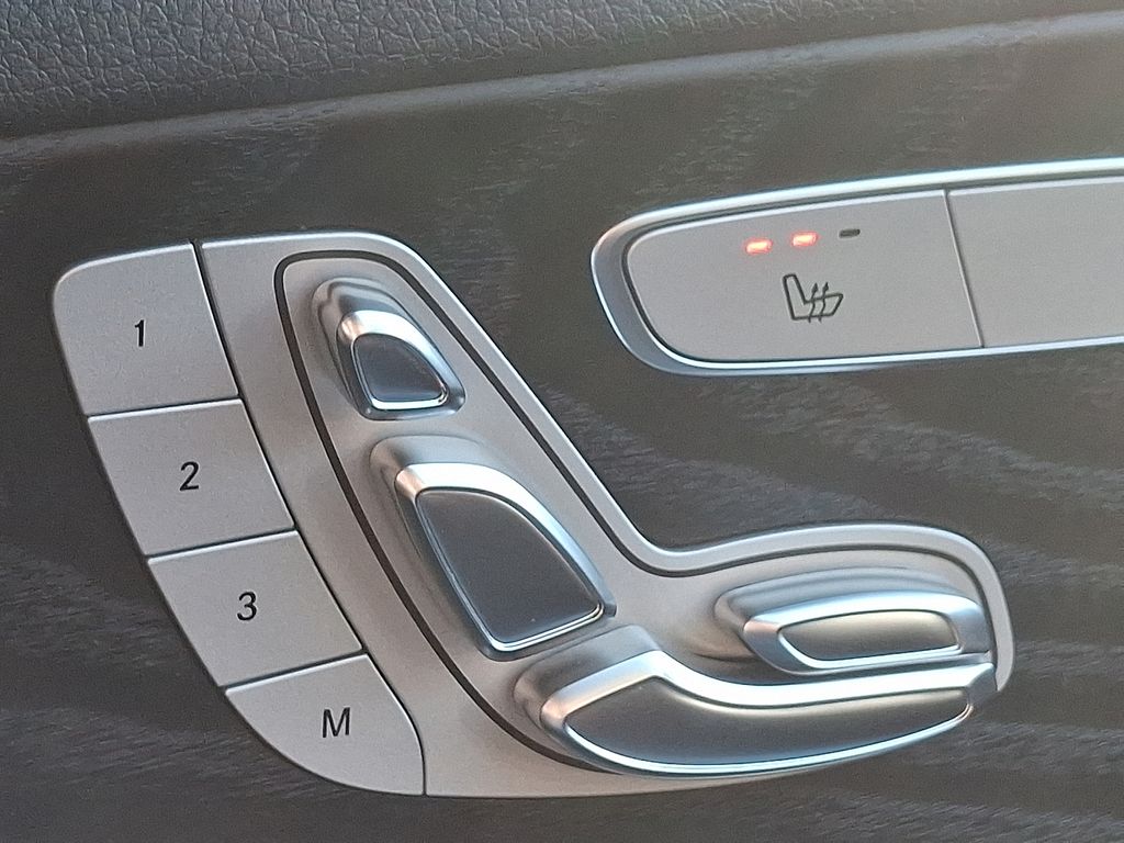 Thumbnail: 2021 Mercedes-Benz E-Class - 26