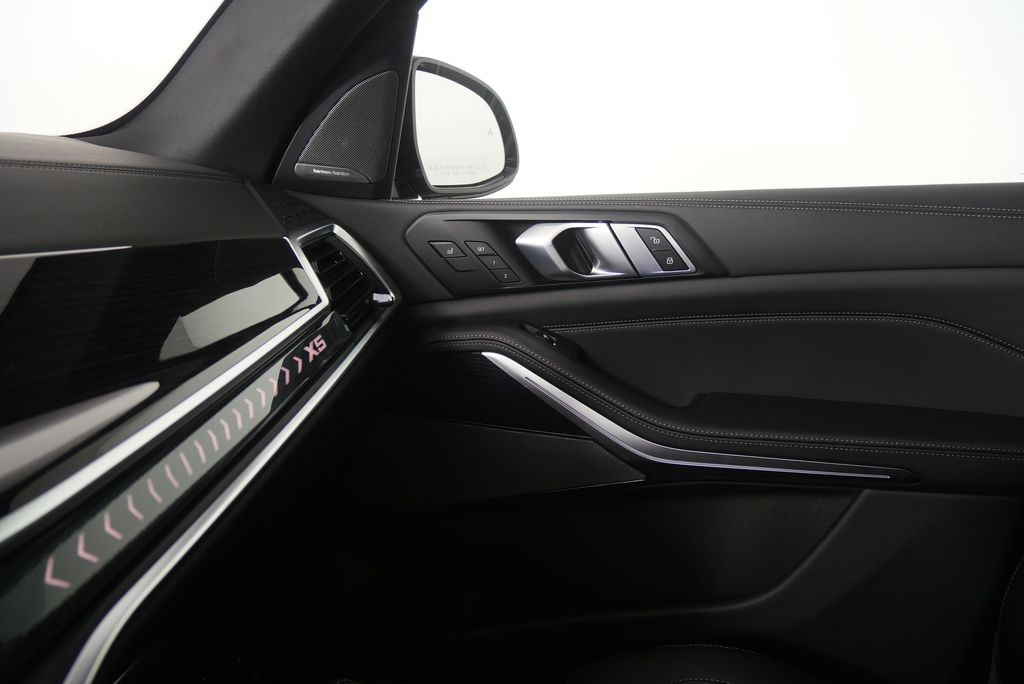 Thumbnail: 2026 BMW X5 - 23