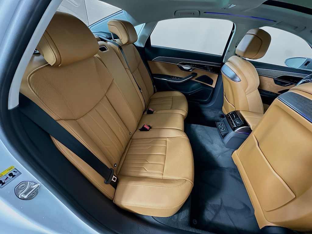 2024 Audi A8 L 28