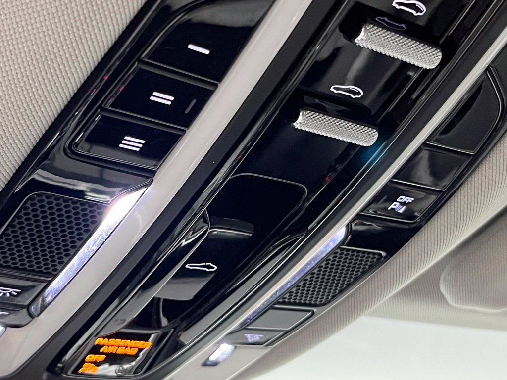 Thumbnail: 2020 Porsche Panamera - 31