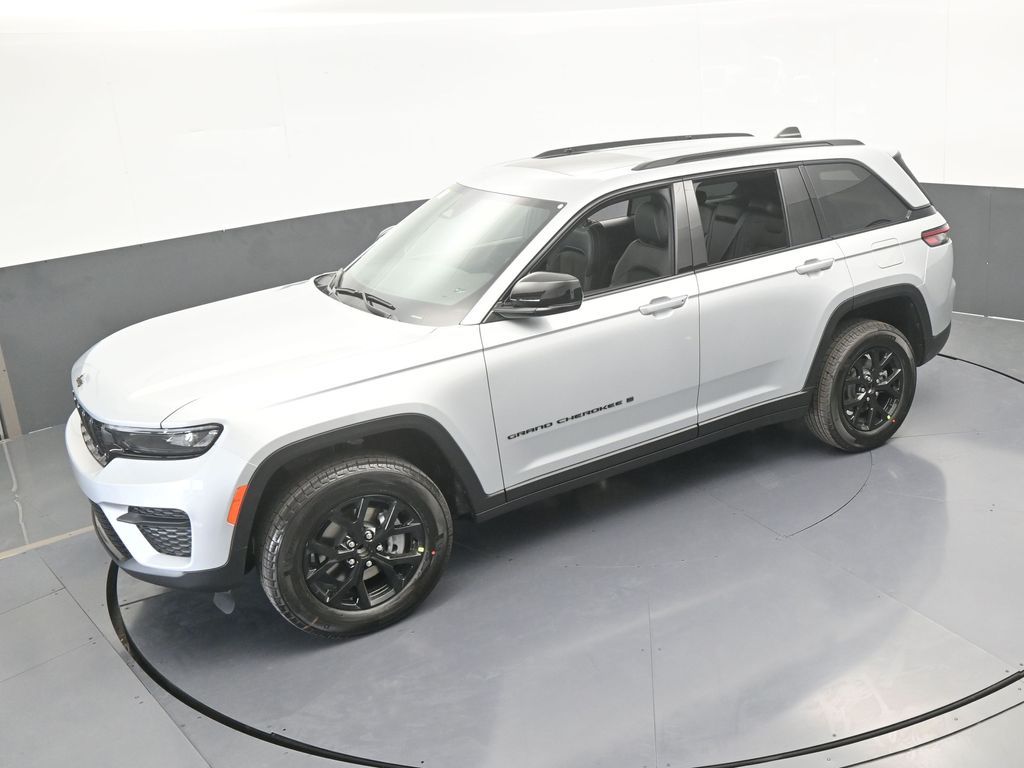 New 2025 Silver Zynith Jeep Altitude X image 41