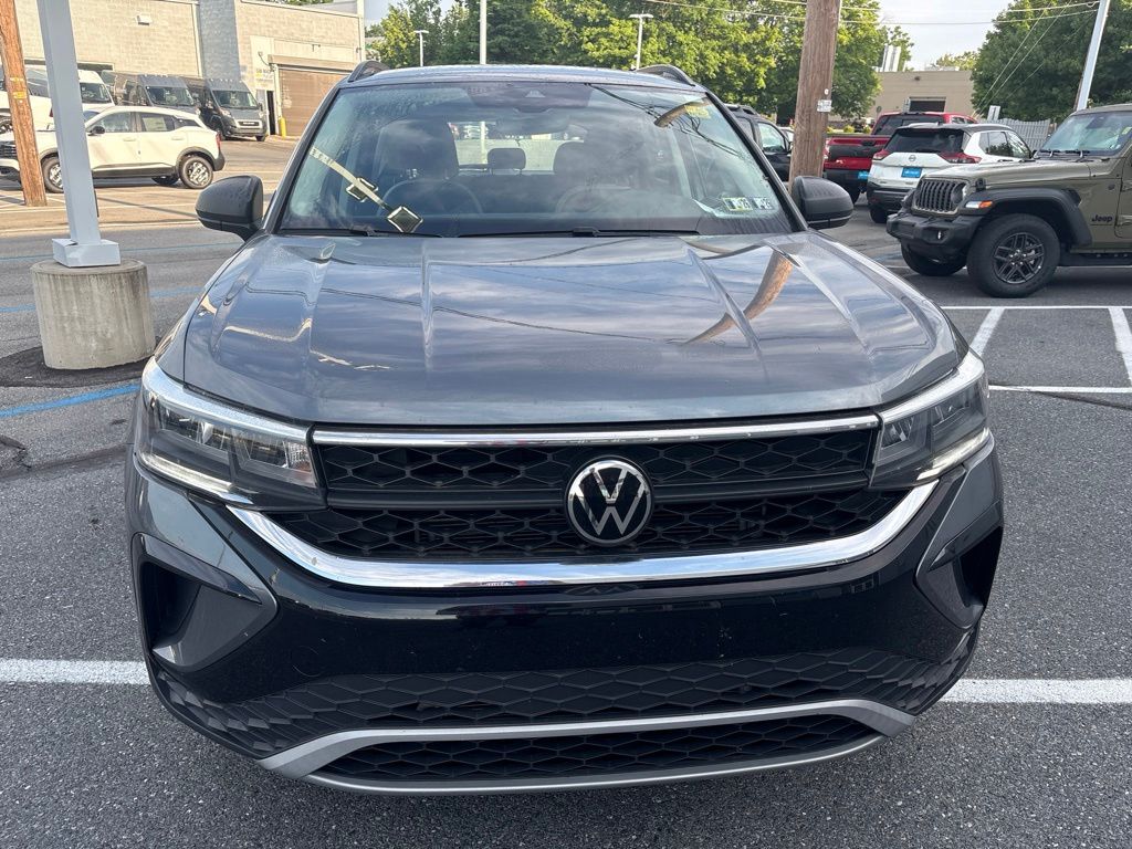 2023 Volkswagen Taos — photo 2